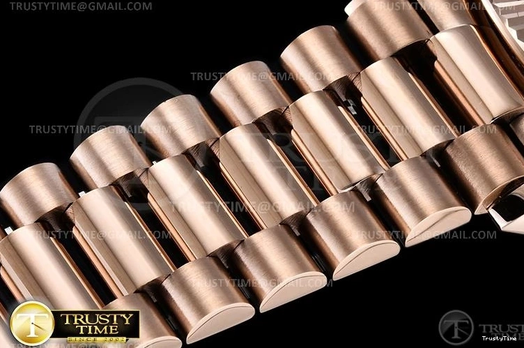 1210 RDD0223A – DayDate 36mm Packable 702